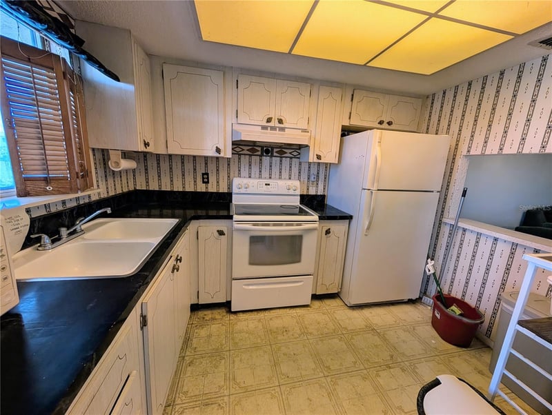 3714 Lake Bayshore Dr #K-418, Bradenton, FL 34205
