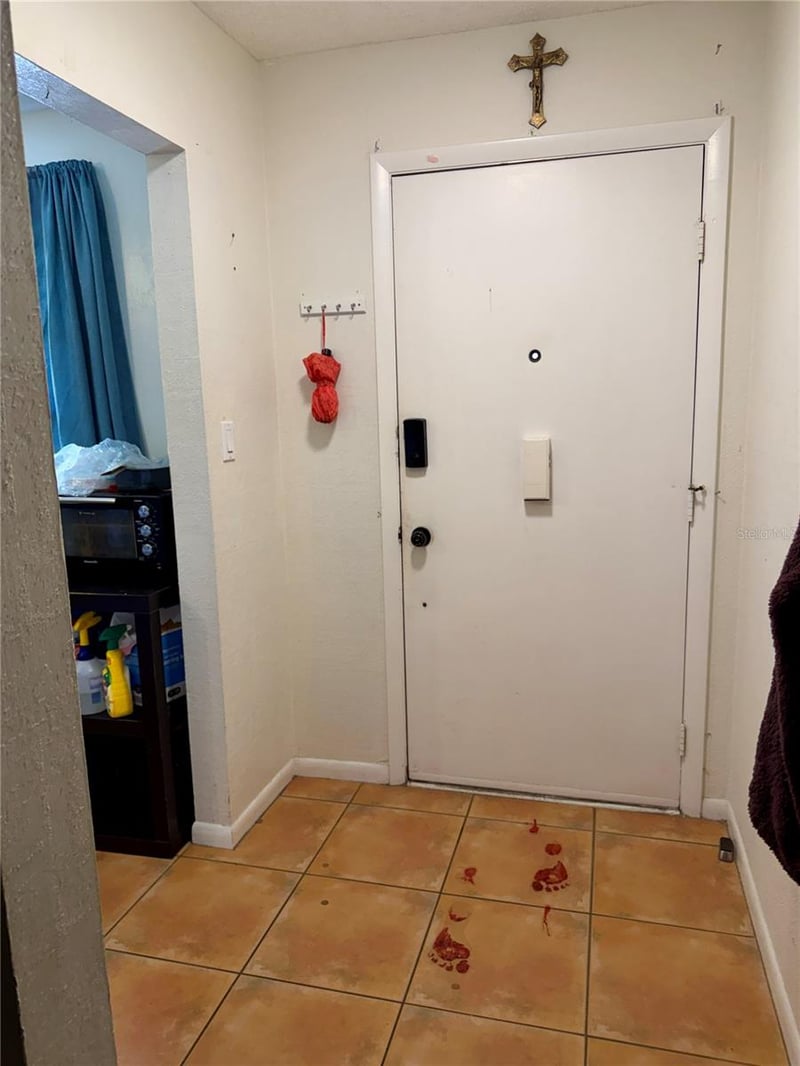 8703 Bardmoor Blvd #102, Seminole, FL 33777