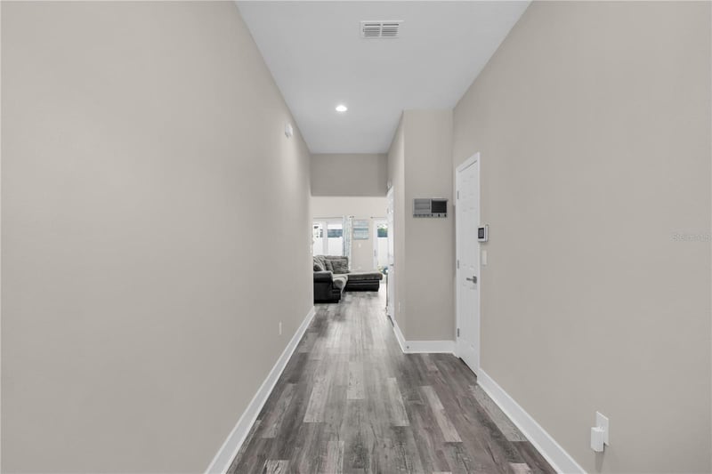 2404 Cassell , Tampa, FL 33605