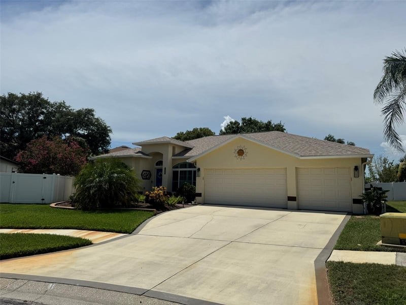 11201 Saint Andrews Ct, Riverview, FL 33579