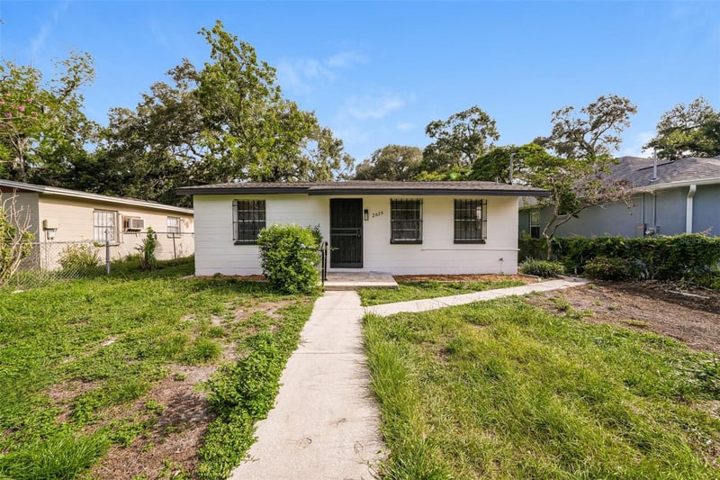2614 Cayuga St, Tampa, FL 33610