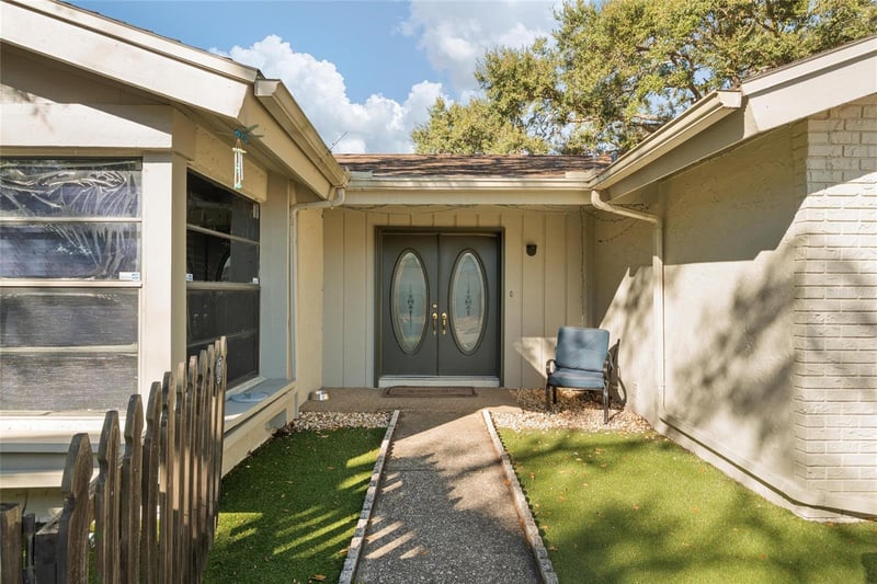 15648 Bear Creek Dr, Tampa, FL 33624