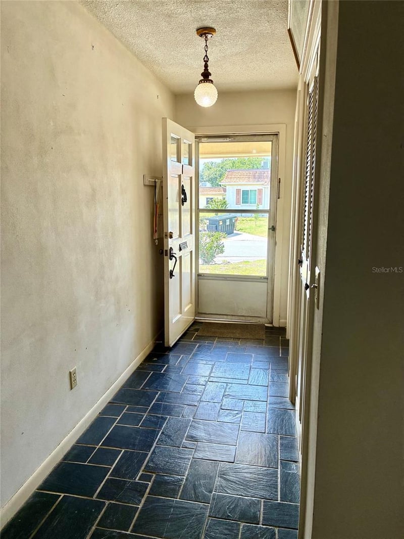 1657 Lake Ave #1, Clearwater, FL 33756