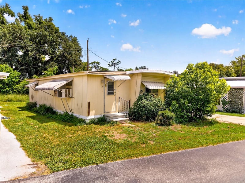 37433 Ray Dr, Zephyrhills, FL 33541