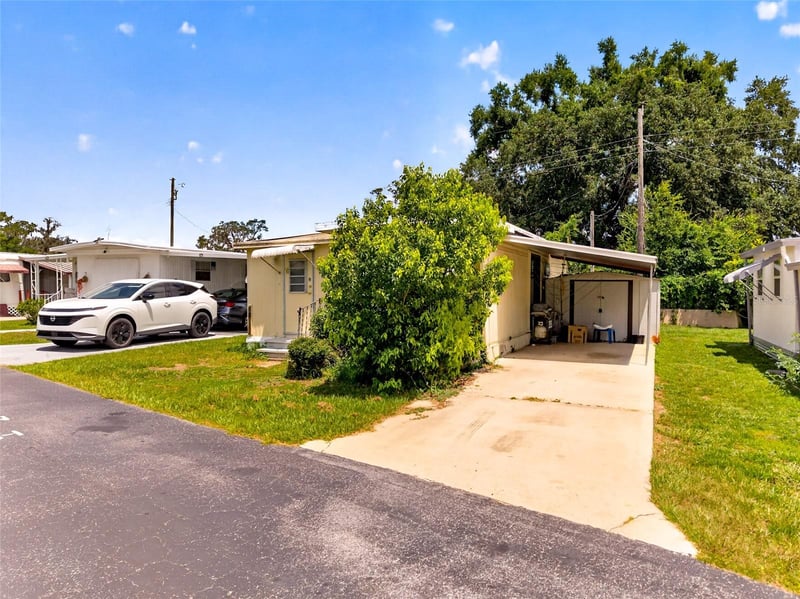 37433 Ray Dr, Zephyrhills, FL 33541