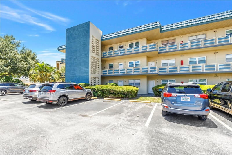 5750 80th St #D107, St Petersburg, FL 33709