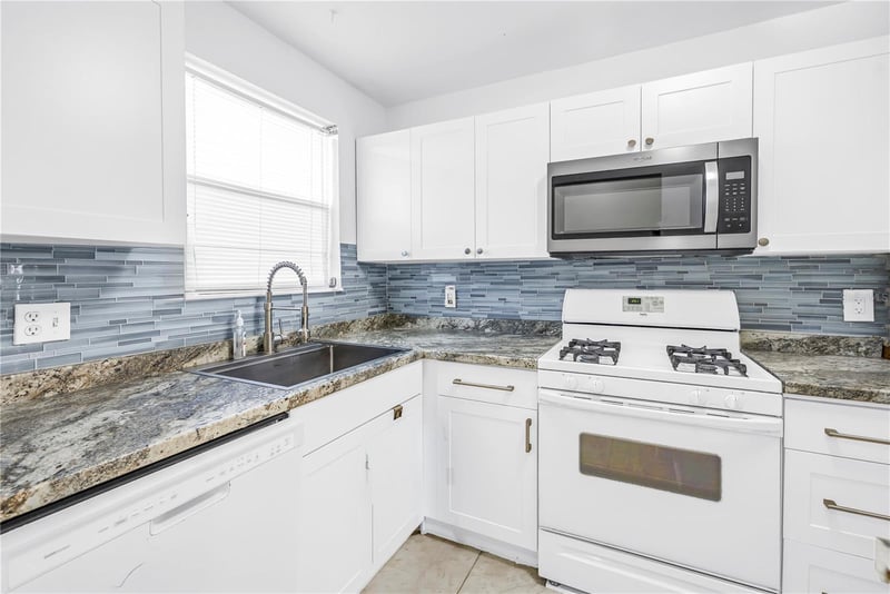 5750 80th St #D107, St Petersburg, FL 33709