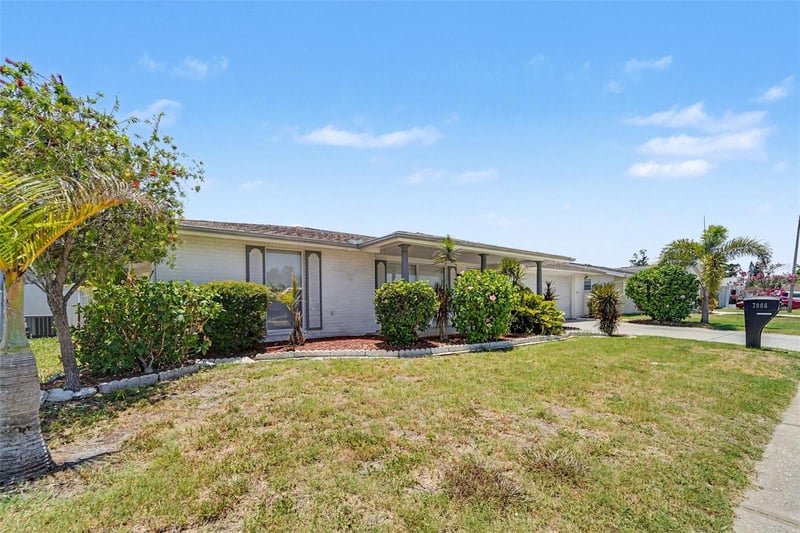 7006 Maplehurst Dr, Port Richey, FL 34668