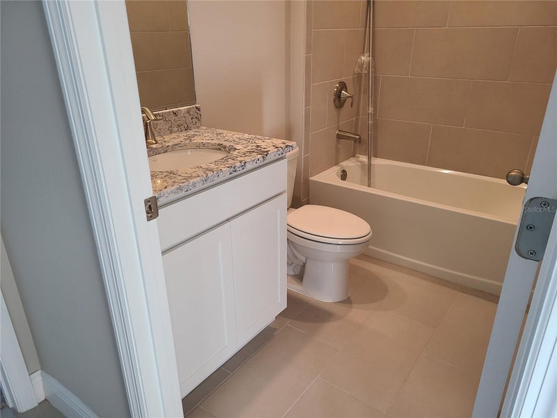 17758 Cantarina Cv, Lakewood Ranch, FL 34211