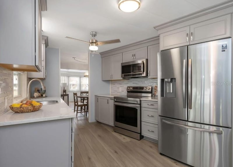 198 Philadelphia Blvd #11, Palm Harbor, FL 34684