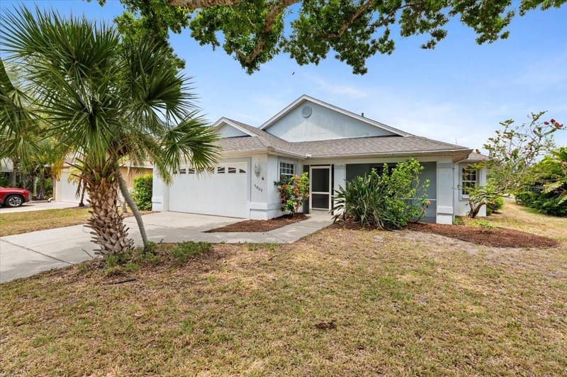 5003 72nd St, Bradenton, FL 34203