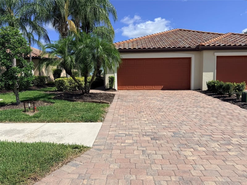 6623 Candlestick Dr, Bradenton, FL 34212