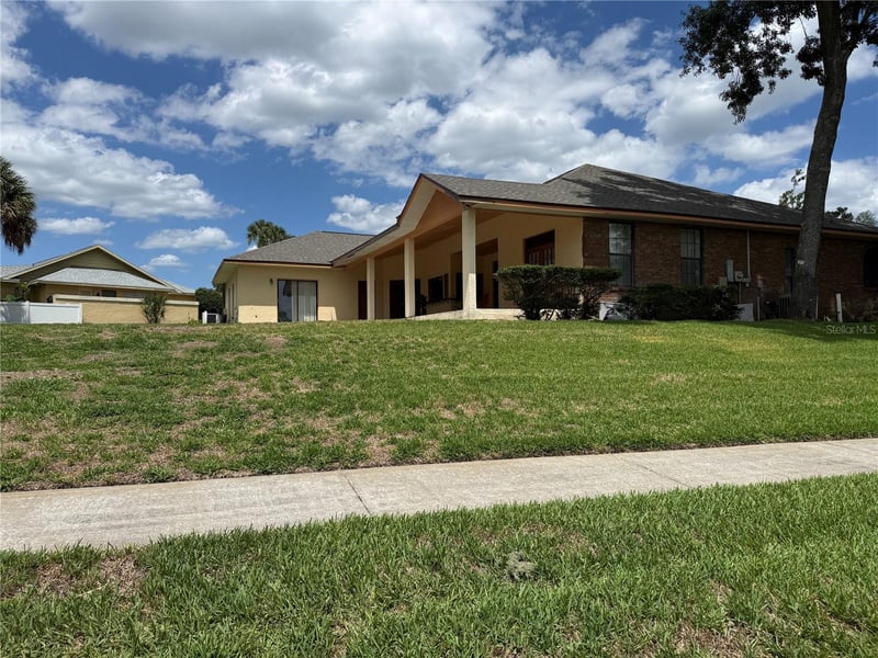 10005 Hunt Cliff Dr, Riverview, FL 33569