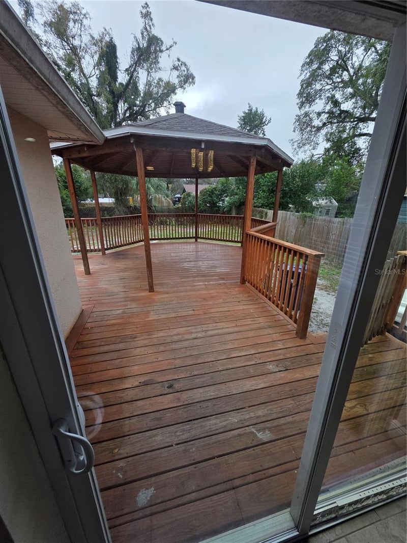 1607 Linebaugh Ave, Tampa, FL 33612
