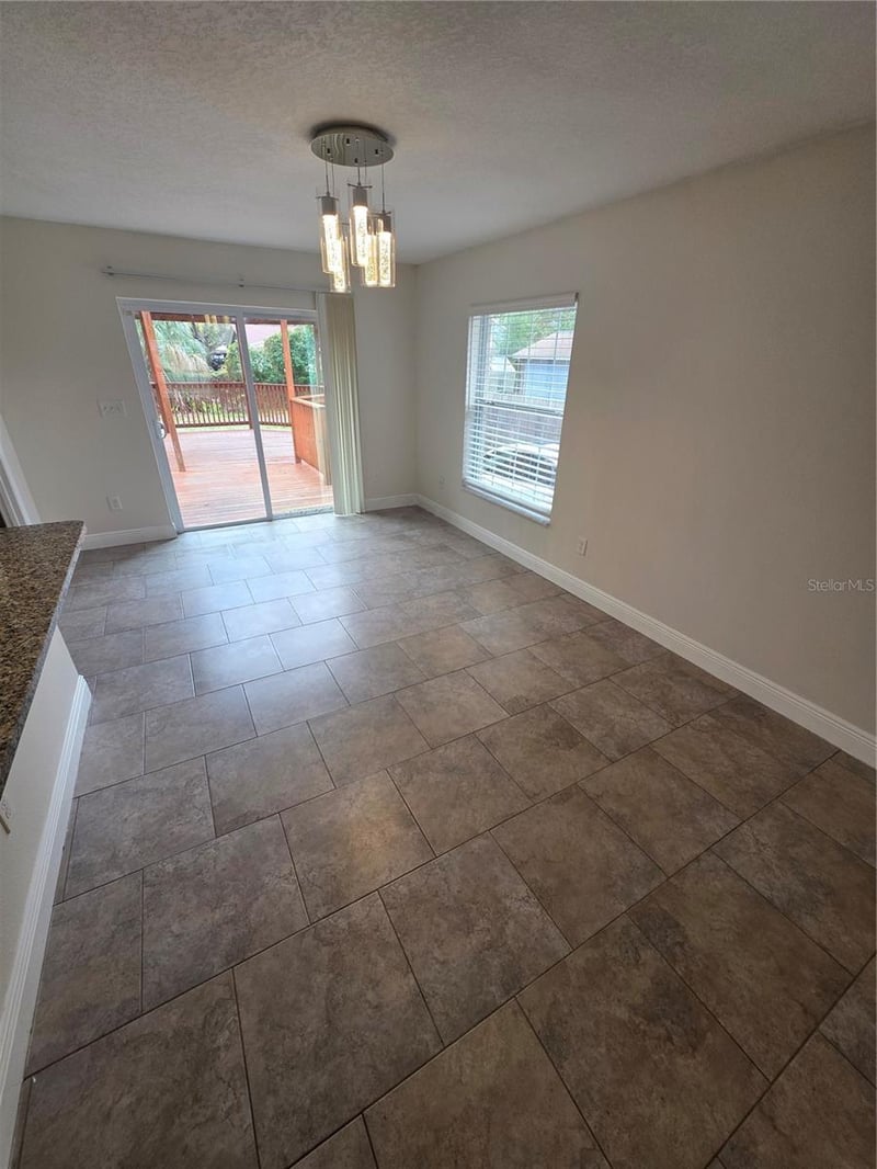 1607 Linebaugh Ave, Tampa, FL 33612