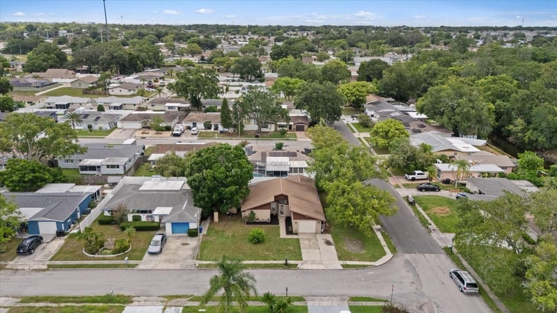 5653 Lima Dr, Holiday, FL 34690