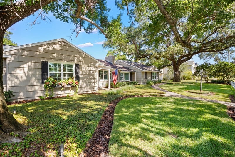 1035 Sterling Ave, Tampa, FL 33629
