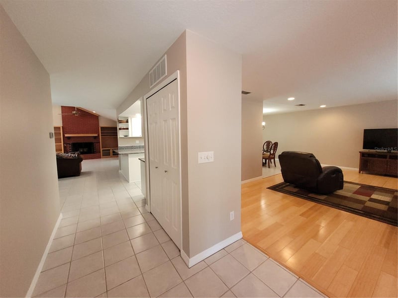 1104 Riflecrest Ave, Valrico, FL 33594
