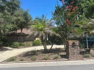 2702 Clubhouse Dr, Plant City, FL 33566
