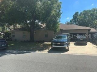 2702 Clubhouse Dr, Plant City, FL 33566