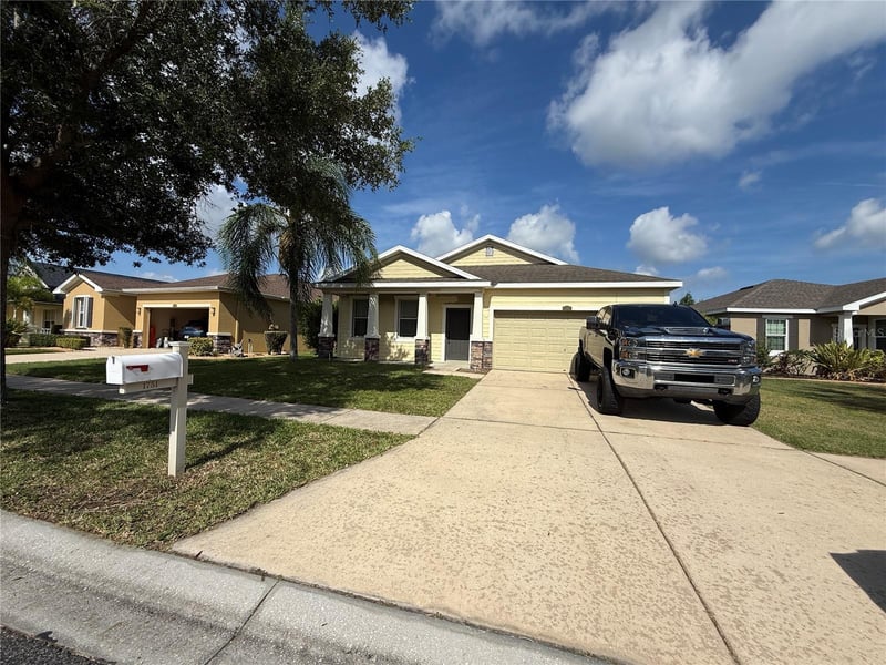 1751 Bonita Bluff Ct, Ruskin, FL 33570