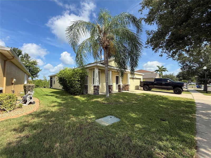 1751 Bonita Bluff Ct, Ruskin, FL 33570