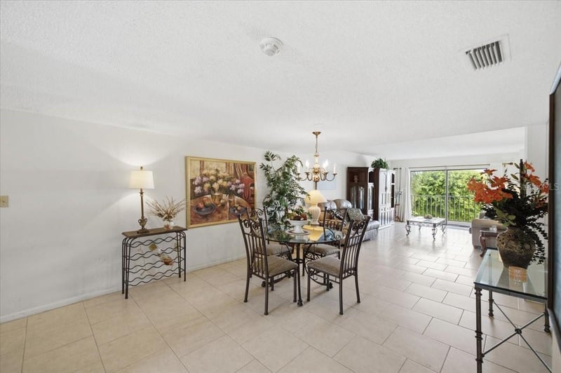 7050 Sunset Dr #216, St Petersburg, FL 33707