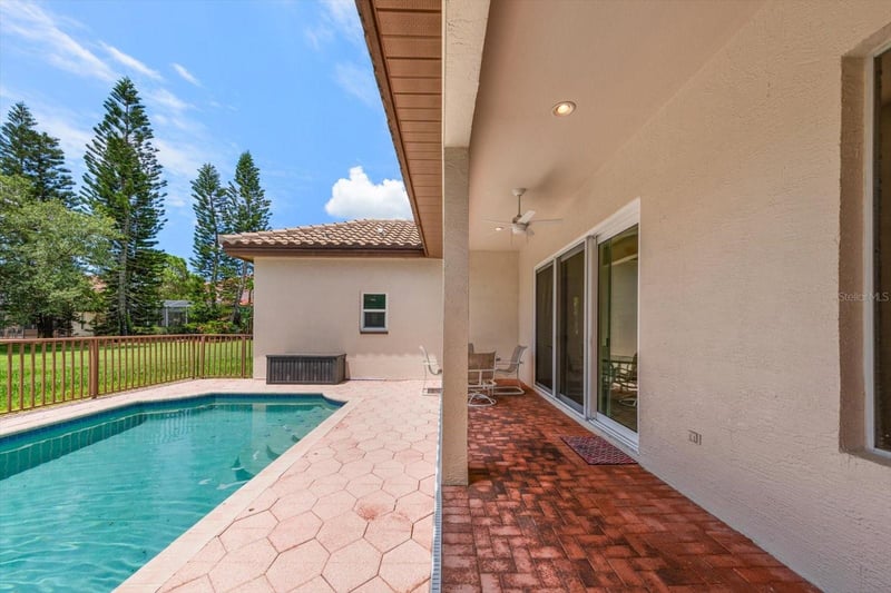 7699 Aralia Way, Seminole, FL 33777