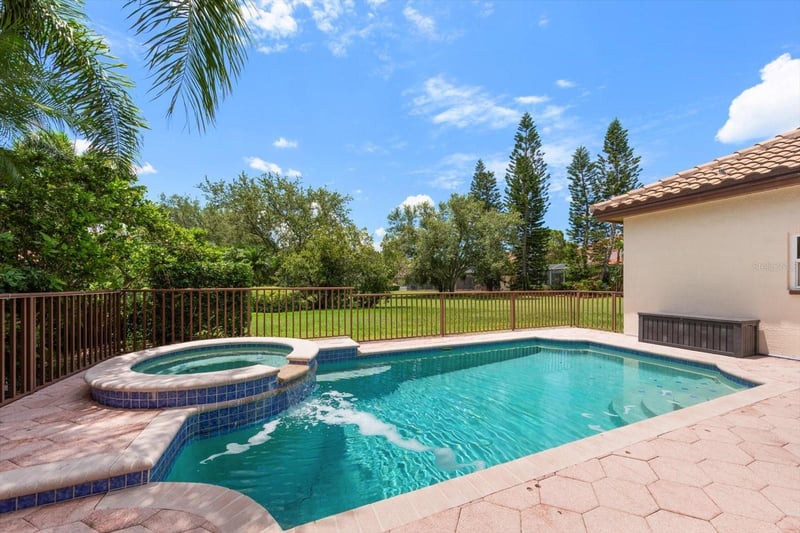 7699 Aralia Way, Seminole, FL 33777