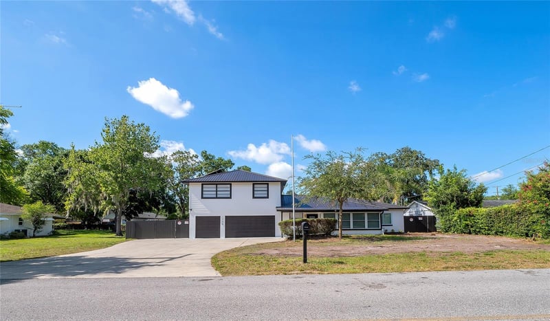 1736 Country Club, Tampa, FL 33612
