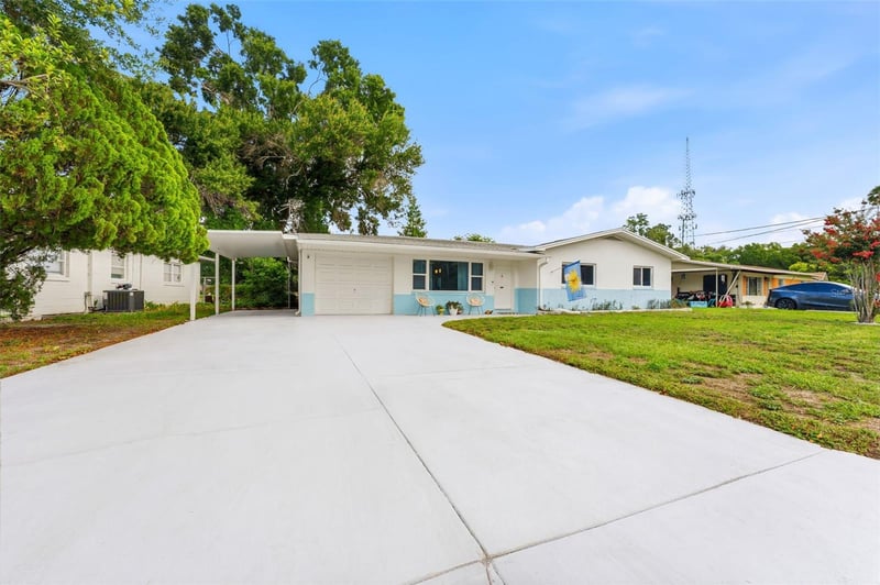 2111 Minnehaha St, Tampa, FL 33604