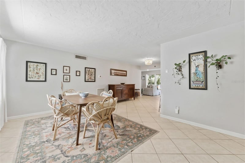 2111 Minnehaha St, Tampa, FL 33604