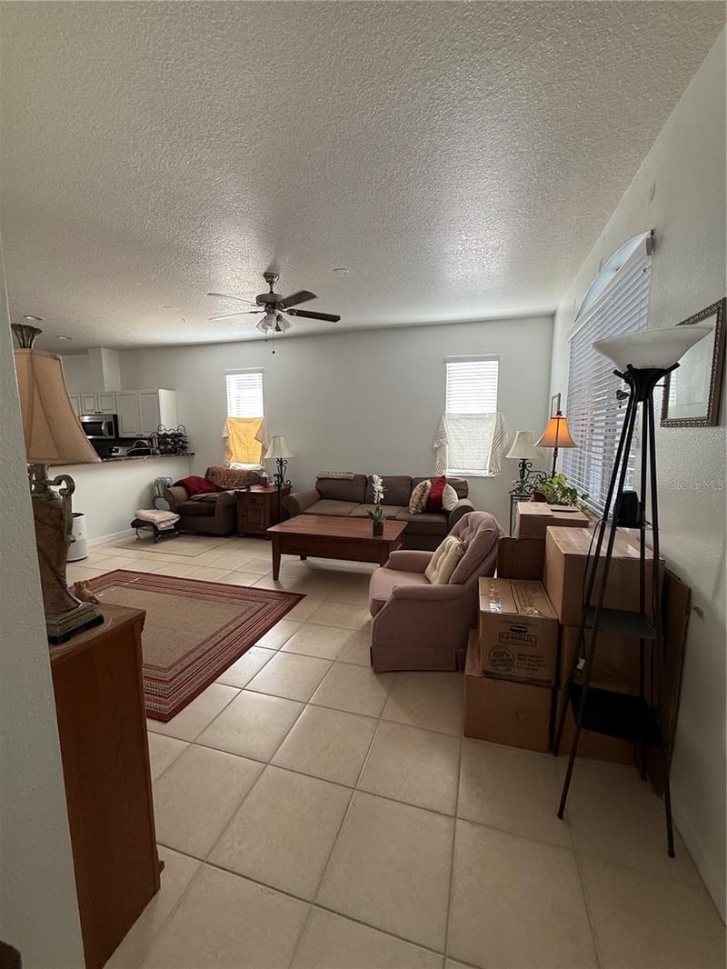 3201 Summer Cruise Dr, Valrico, FL 33594