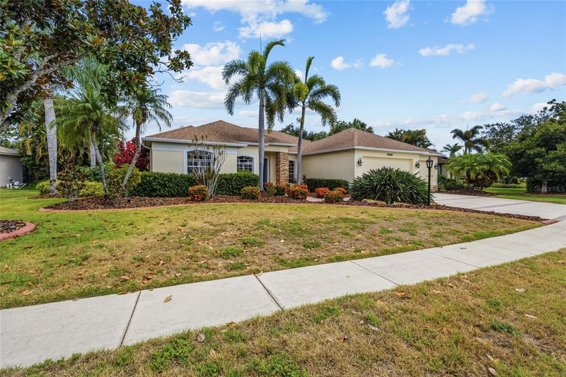 12209 Clubhouse Dr, Lakewood Ranch, FL 34202