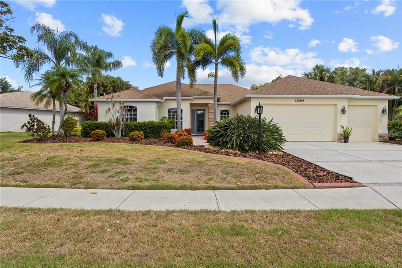 12209 Clubhouse Dr, Lakewood Ranch, FL 34202