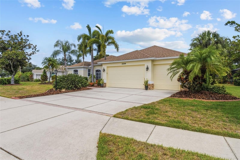 12209 Clubhouse Dr, Lakewood Ranch, FL 34202