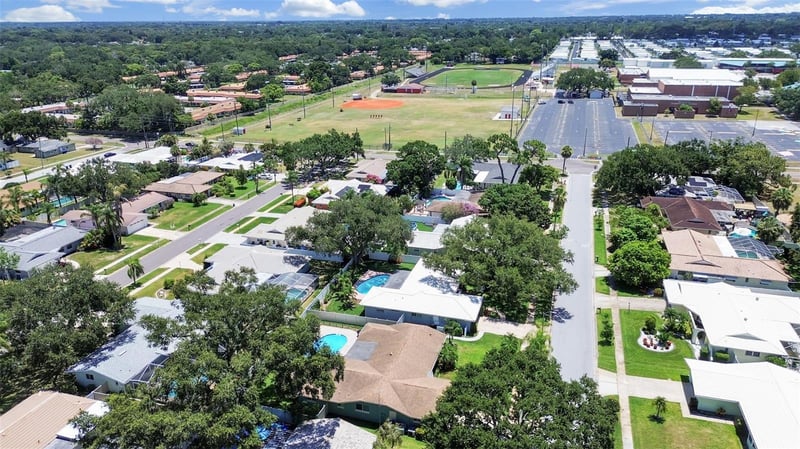 1110 Mclean St, Dunedin, FL 34698