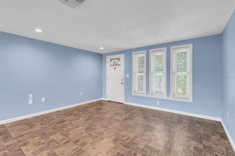 9031 Crabtree Ln, Port Richey, FL 34668