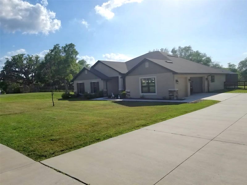14311 Hill Country Ln, Dade City, FL 33525