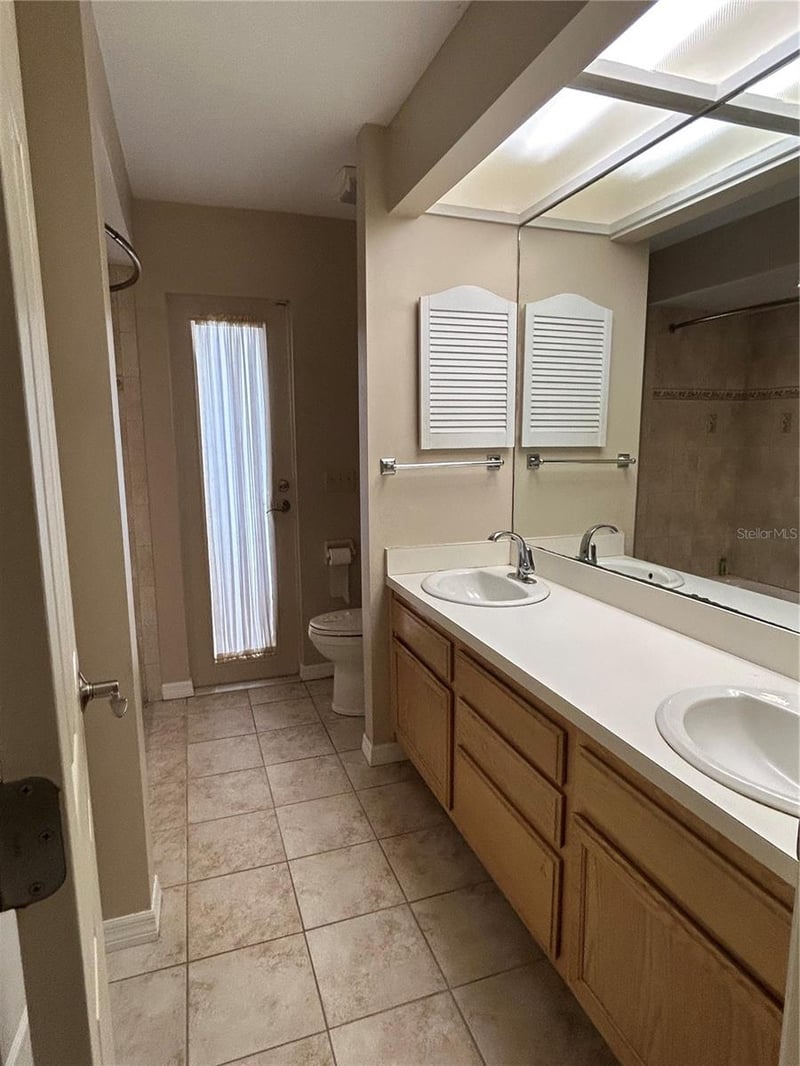 1418 Hounds Hollow Ct, Lutz, FL 33549