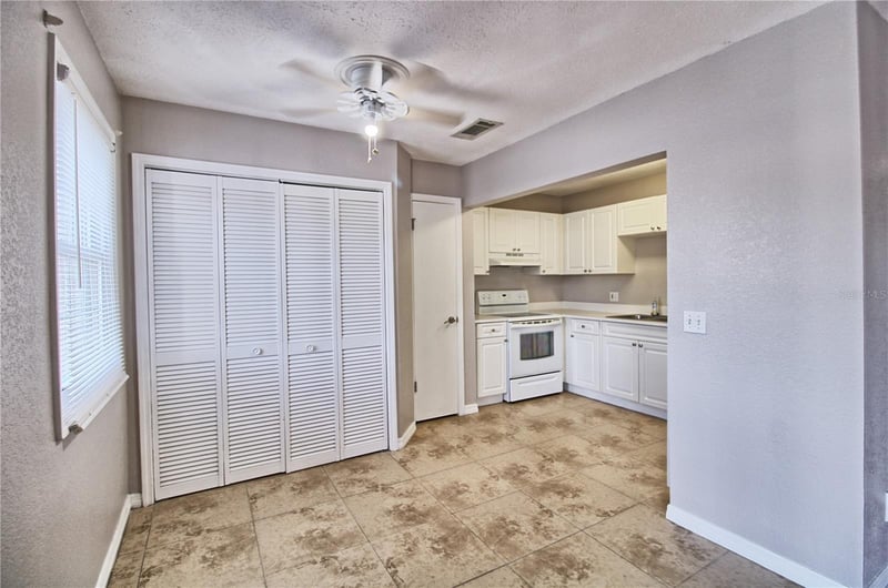 13760 Orange Sunset Dr #201, Tampa, FL 33618