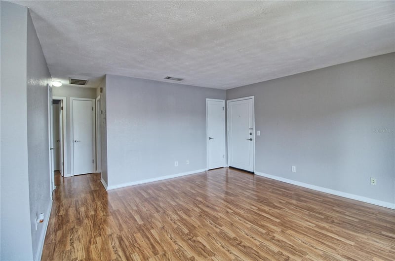 13760 Orange Sunset Dr #201, Tampa, FL 33618