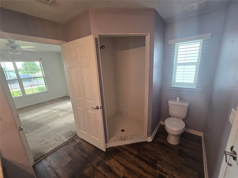 1421 9th St, Ruskin, FL 33570