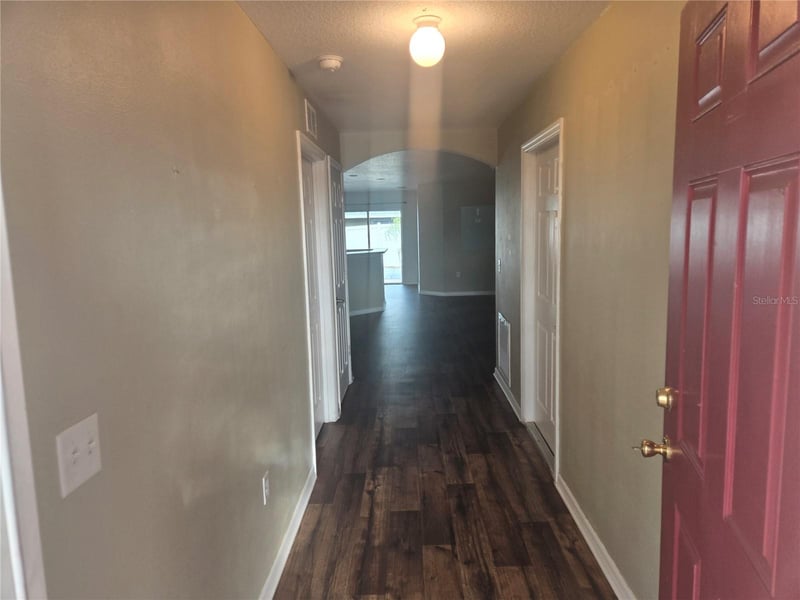 1421 9th St, Ruskin, FL 33570