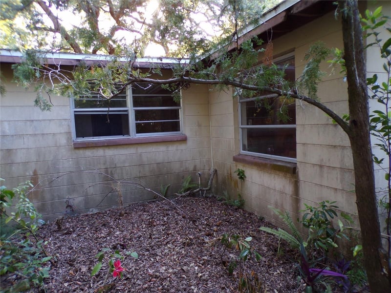 1938 Virginia Ave, Tarpon Springs, FL 34689
