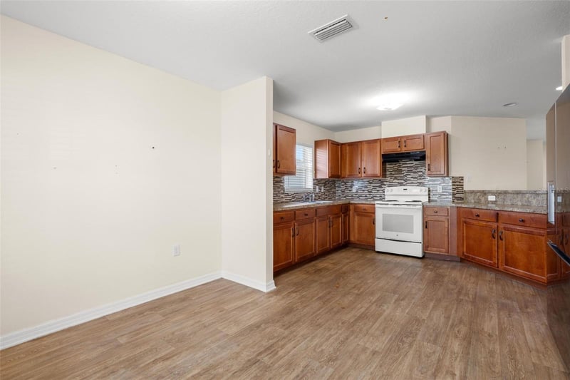 1550 Blossom Bayou Cir, Ruskin, FL 33570