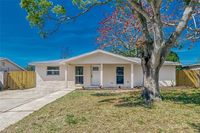 1300 Melonwood Ave, Clearwater, FL 33759