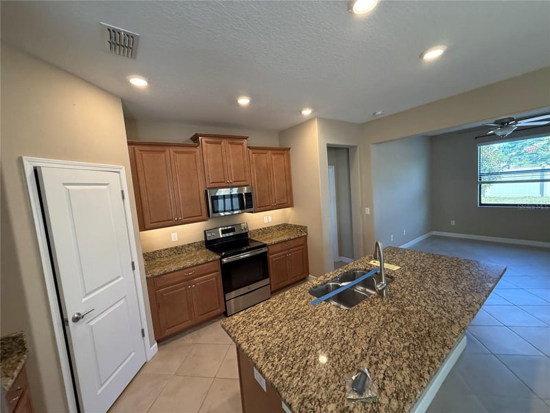 16852 Scuba Crest St, Wimauma, FL 33598
