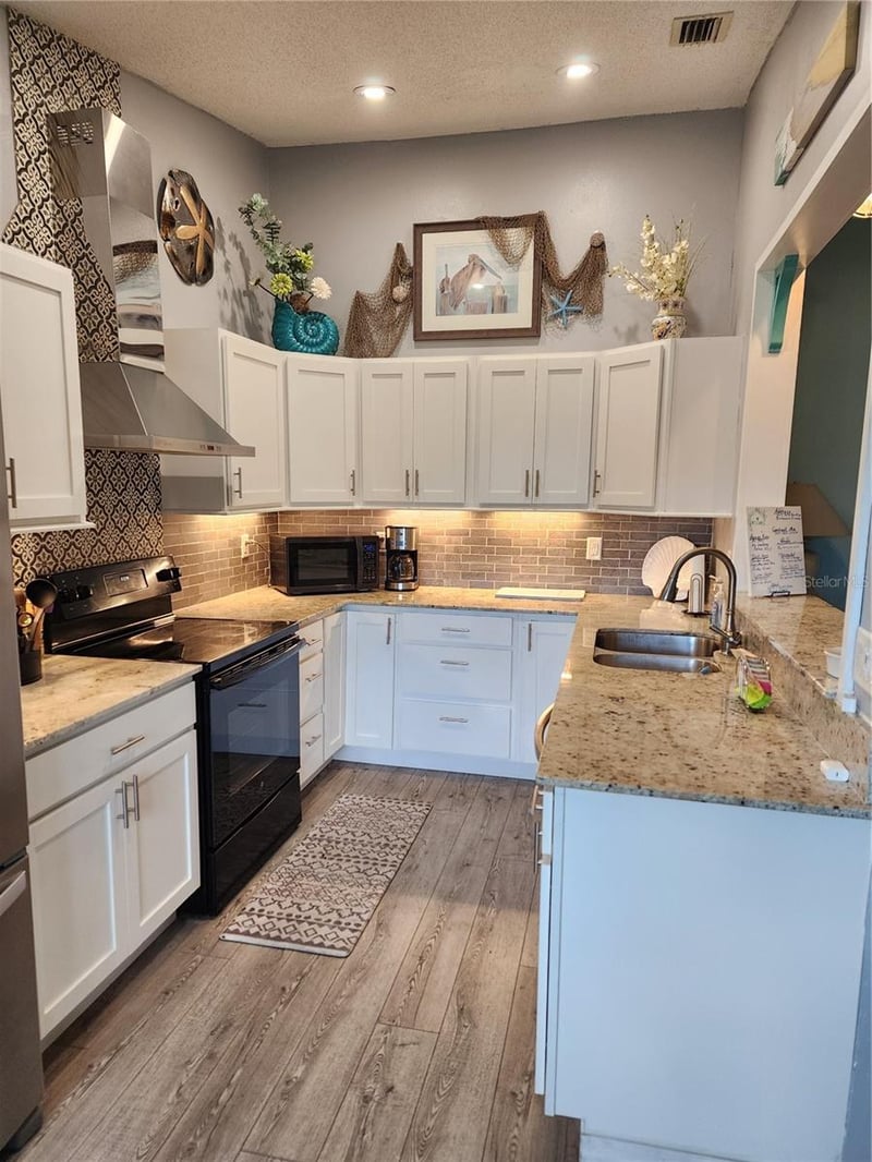 3617 34th Avenue Dr, Bradenton, FL 34205