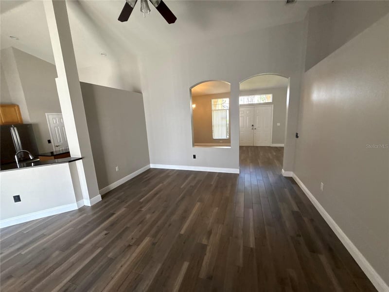 2727 Villa Dr, Valrico, FL 33596
